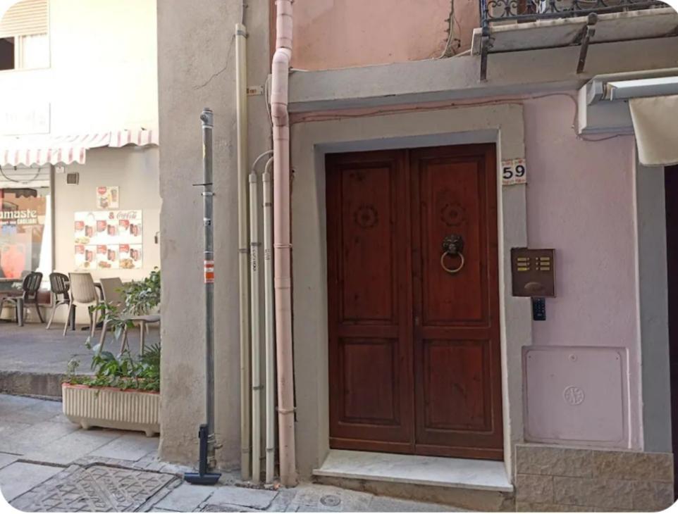 Castello Camera Privata, Nell'Appartamento Condiviso Κάλιαρι Εξωτερικό φωτογραφία