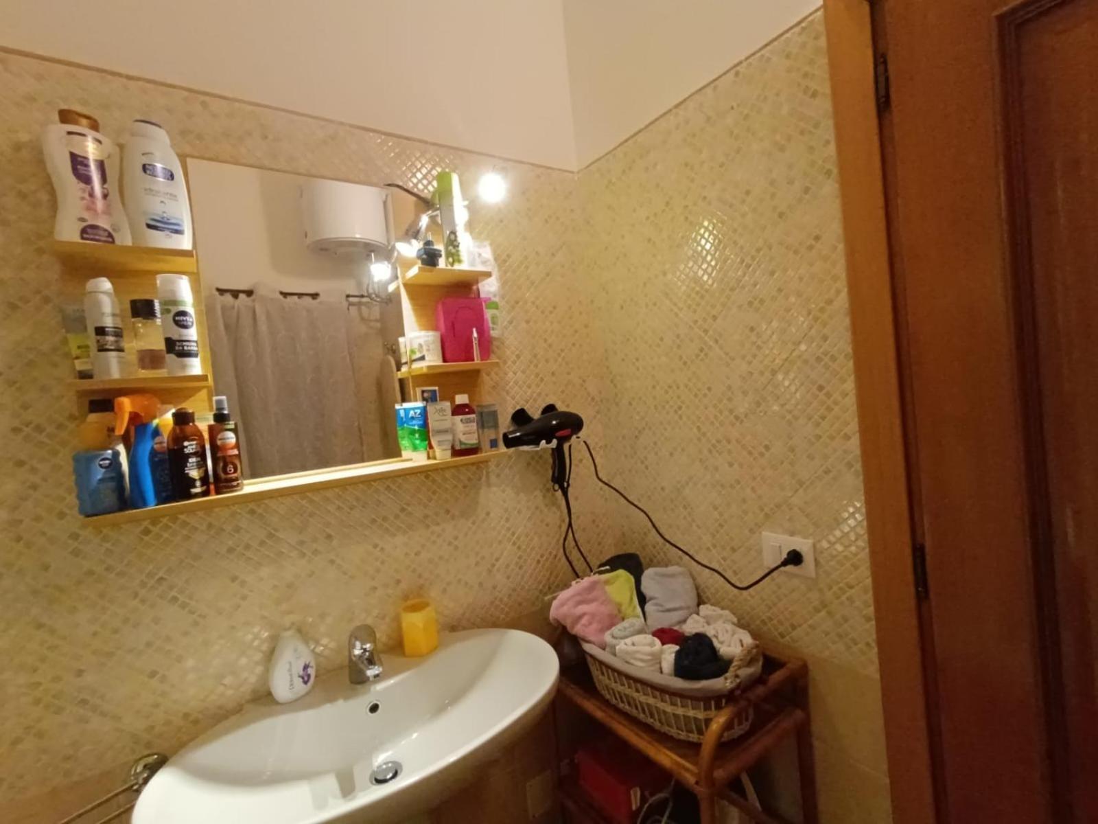 Castello Camera Privata, Nell'Appartamento Condiviso Κάλιαρι Εξωτερικό φωτογραφία
